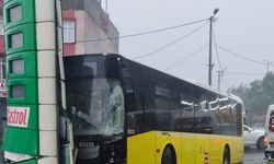 Avcılar'da İETT otobüsü 3 araca çarptı: 3 yaralı