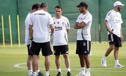 Van Bronckhorst yıldız oyuncuyu antrenmana almadı