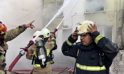 Bursa'da çıkan yangında 3 katlı bina yandı