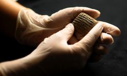 Hatay’da 3 bin 500 yıllık tablet bulundu: Üzerinde yazan sözler dikkat çekti