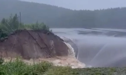 Rusya’da baraj patladı: Onlarca ev sular altında kaldı