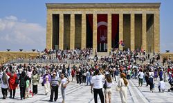 Anıtkabir 30 Ağustos'ta 350 bini aşkın ziyaretçiyi ağırladı