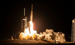 İlk özel uzay yürüyüşünü gerçekleştirecek ekip SpaceX roketi ile uzaya fırlatıldı