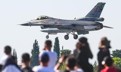 Alper Gezeravcı, F-16 ile Adana semalarında süzüldü, nefesleri kesti