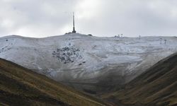 Palandöken'e kar yağdı