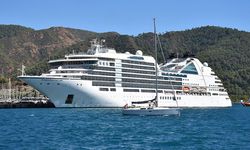 Seabourn Encore kruvaziyeri 570 yolcusuyla Marmaris'e geldi