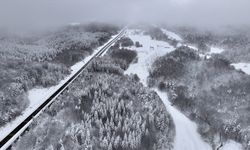 Bolu Dağı’nda beyaz örtüyle kaplanan doğanın huzuru