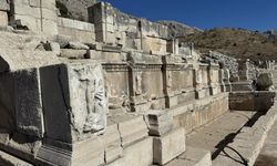 Sagalassos Antik Kenti'nde anıtsal Hadrianus Çeşmesi ayağa kaldırılıyor