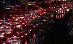 İstanbul'da trafik kilitlendi! Yoğunluk yüzde 90'ı aştı