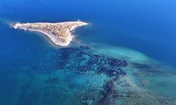 Van Gölü'nde su altındaki tarih gün yüzüne çıkıyor