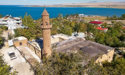 Van'daki tarihi İzzeddin Şir Camii ve Medresesi restore ediliyor