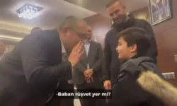 CHP’li başkandan çocuğa tepki çeken soru: Baban rüşvet yer mi?