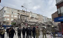 Son dakika! İstanbul Güngören'de bina çöktü