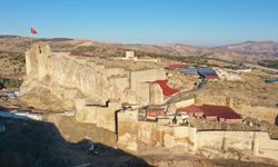 Harput Kalesi'ndeki kazı ve restorasyon çalışmaları sürüyor