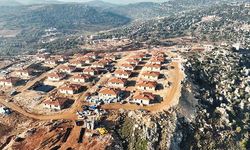 Hatay’daki kırsal afet konutlarının yapımı sürüyor