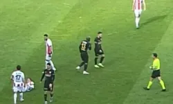 Süper Lig'de ilginç kırmızı kart: Takım arkadaşına fiziki müdahalede bulundu