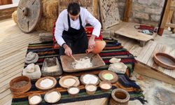 Çatalhöyük’teki ‘8 bin 600 yıllık buluntu’dan esinlenip ekmek pişirdi