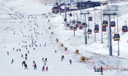 Erciyes Kayak Merkezi, yeni yılın ilk gününde 110 bin ziyaretçiyi ağırladı