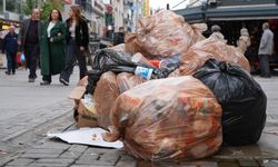 İzmir'de sokaklarda çöp yığınları oluştu