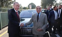 Cumhurbaşkanı Erdoğan, Pakistan Başbakanı Şerif'e Togg hediye etti