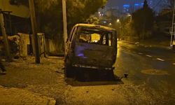 İstanbul'da yanan araç kullanılmaz hale geldi