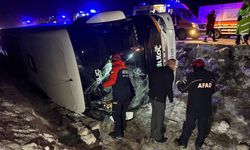 Aksaray’da otobüs devrildi: 20 kişi yaralandı