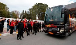 Galatasaray, Antalya'da coşkuyla karşılandı