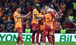 Galatasaray, Antalyaspor’u 4-0 mağlup ederek namağlup ünvanını sürdürdü