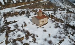 Tarihi İmera Manastırı'nda kar güzel görüntüler oluşturdu