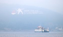 Çanakkale Boğazı sisin etkisini kaybetmesiyle transit geçişlere açıldı