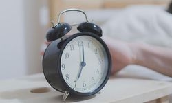 Alarm erteleyenler dikkat: Uyku kalitesini olumsuz etkiliyor