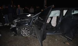 Çarpıştıktan sonra savrulan 2 araç yayaların arasında daldı: 11 yaralı