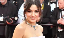Hande Erçel, Cannes Film Festivali’nde kuğu gibi süzüldü