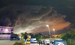 İspanya'da sanayi bölgesindeki yangın sırasında zehirli klor yayıldı