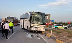 Isparta'da yolcu otobüsü ile tur otobüsü çarpıştı: 27 kişi yaralandı