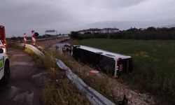 Manisa'da yolcu otobüsü devrildi: 16 yaralı