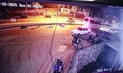 Antalya’da iki motosikletli kafa kafaya çarpıştı: O anlar kamerada