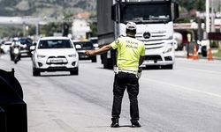 Bayramda trafik tedbirleri kapsamında, 68 bin 829 polis ve jandarma görevlendirildi