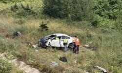 Kuzey Marmara Otoyolu’nun şarampole devrilen araçtaki 8 kişi yaralandı