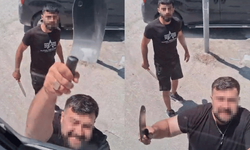 Yol verme tartışmasında satırla saldırganlar kapıyı kilitleyerek kurtuldu
