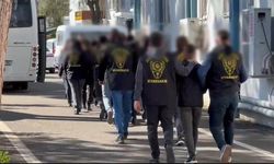 Diyarbakır’da ‘çekirge’ operasyonu: Pazarcı ve simitçi kılığına giren kapkaççılar tutuklandı