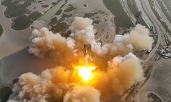 SpaceX şirketinin Starship roketi, deneme uçuşu öncesinde patladı