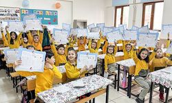 Yaklaşık 20 milyon öğrenci yarın karnelerini alarak yaz tatiline girecek