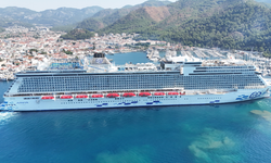 Aroya kruvaziyeri Marmaris limanında
