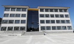 Hatay'daki deprem konutları bölgesinde okul inşaları sürüyor