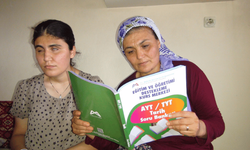 İlkokul mezunu annesi çalıştırdı, görme engelli kızı üniversiteyi kazandı