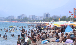 Sahil Antalya’da yaz keyfi zirvede