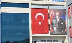 Trakya'da kamu binalarına "Terörsüz Türkiye"ye destek için Türk bayrağı asıldı
