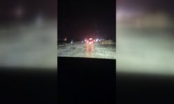 Ankara'da sağanak caddeleri göle çevirdi