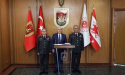 Kara Kuvvetleri Komutanlığında devir teslim töreni